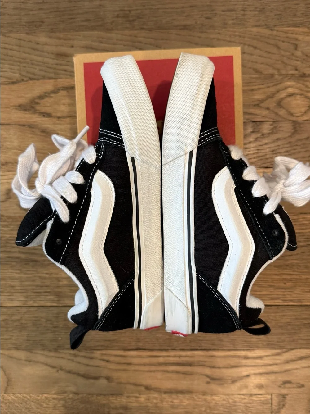 Vans Kids Knu Skool Black/True White Youth Size 3 Skate Shoes In Box